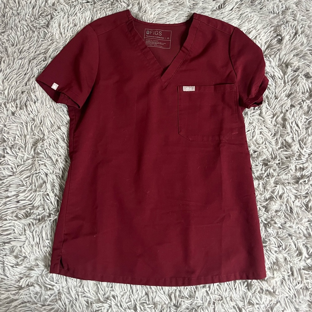 Figs scrub top